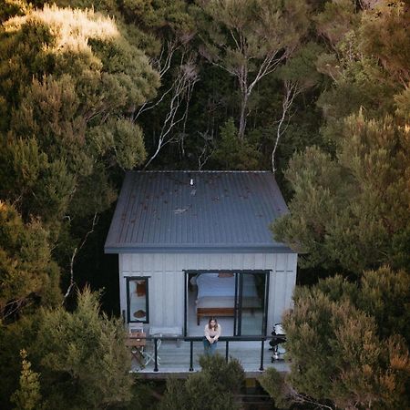Treehouse Hideaway At Rekindle Tree Houses Opua Екстериор снимка