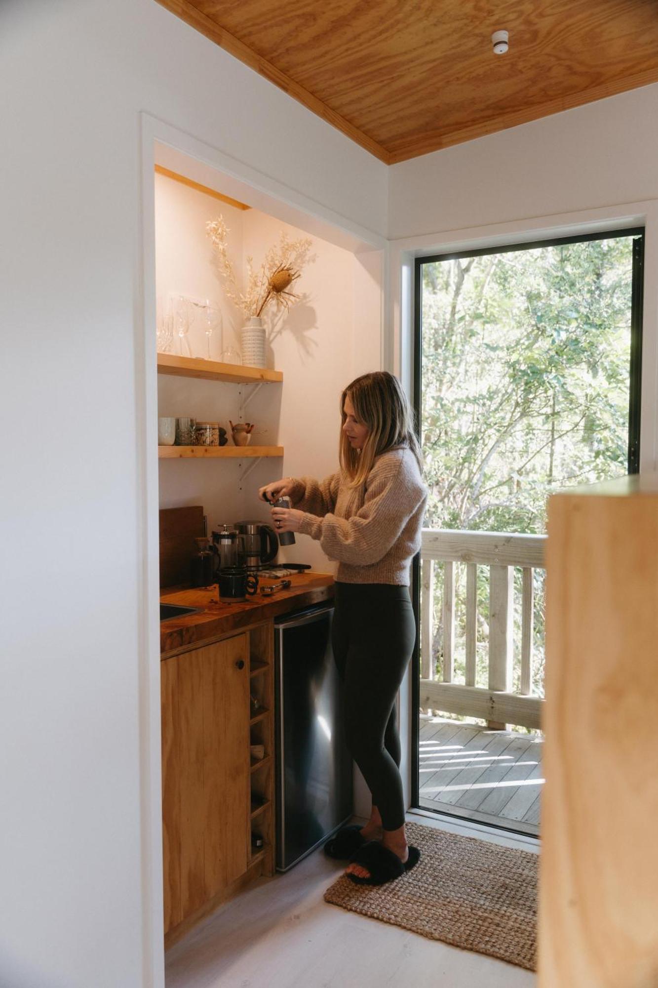Treehouse Hideaway At Rekindle Tree Houses Opua Екстериор снимка